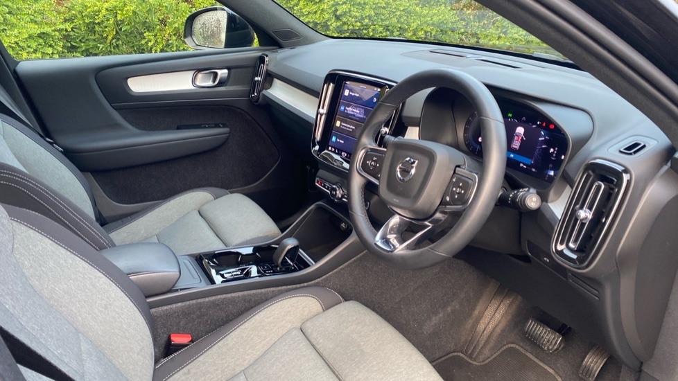 Used Volvo XC40 2023 for sale - 77232198: Photo 4