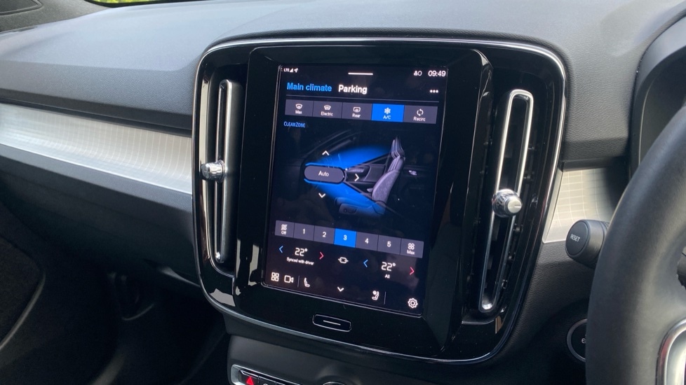 Used Volvo XC40 2023 for sale - 77232198: Photo 41