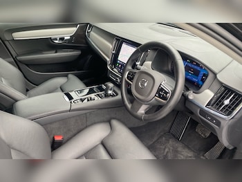 Used Volvo V90 2025 for sale - 79035224: Photo