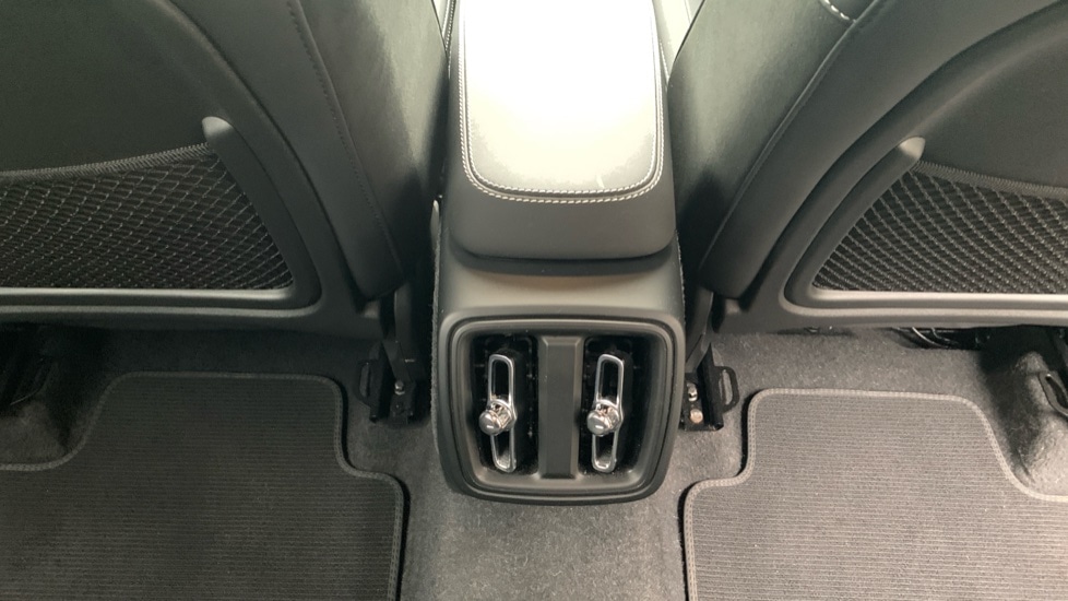 Used Volvo XC40 2024 for sale - 76915104: Photo 21