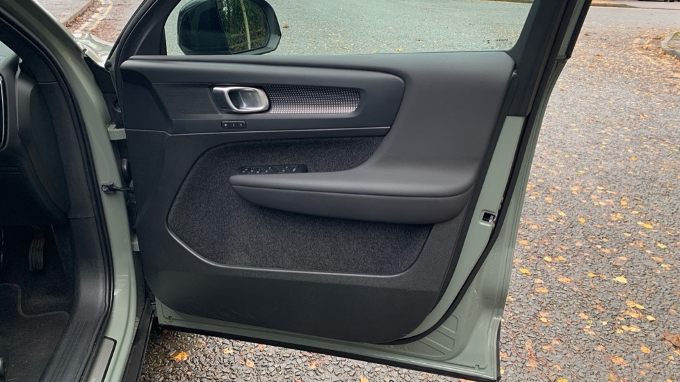 Used Volvo XC40 2024 for sale - 76915104: Photo 24