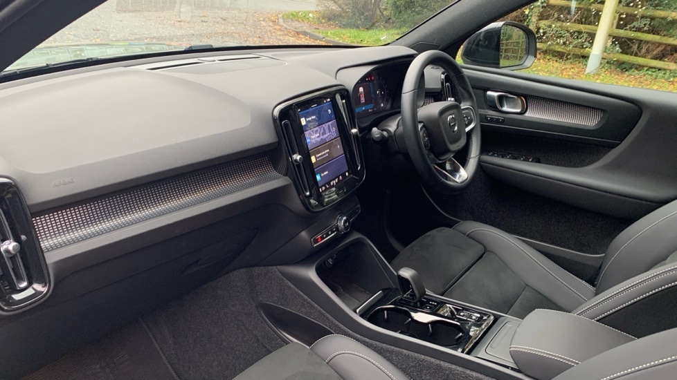 Used Volvo XC40 2024 for sale - 76915104: Photo 34