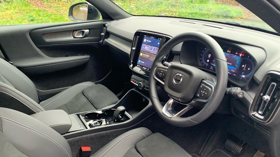 Used Volvo XC40 2024 for sale - 76915104: Photo 4