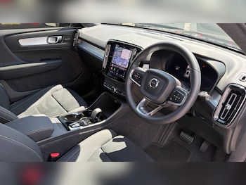 Used Volvo XC40 2025 for sale - 79087704: Photo