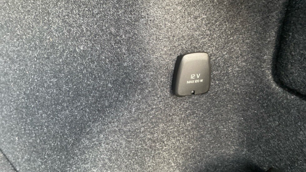 Used Volvo XC40 2025 for sale - 77786122: Photo 15