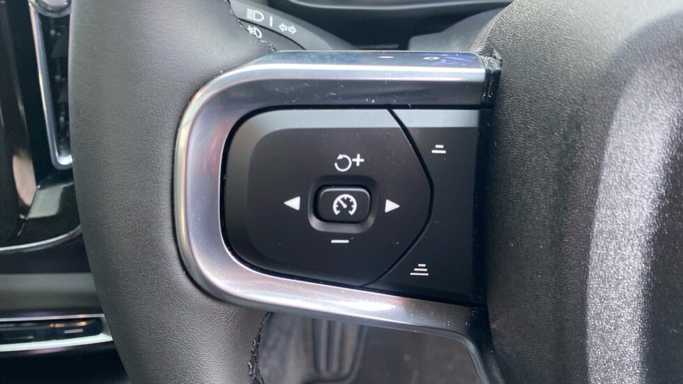 Used Volvo XC40 2025 for sale - 77786122: Photo 35