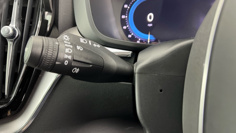 Used Volvo XC60 2021 for sale - 76738322: Photo 32