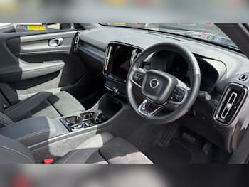 Used Volvo XC40 2025 for sale - 79401655: Photo