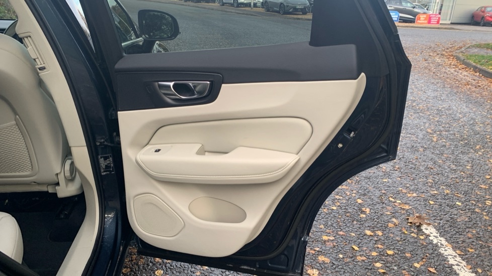 Used Volvo XC60 2022 for sale - 76593774: Photo 38