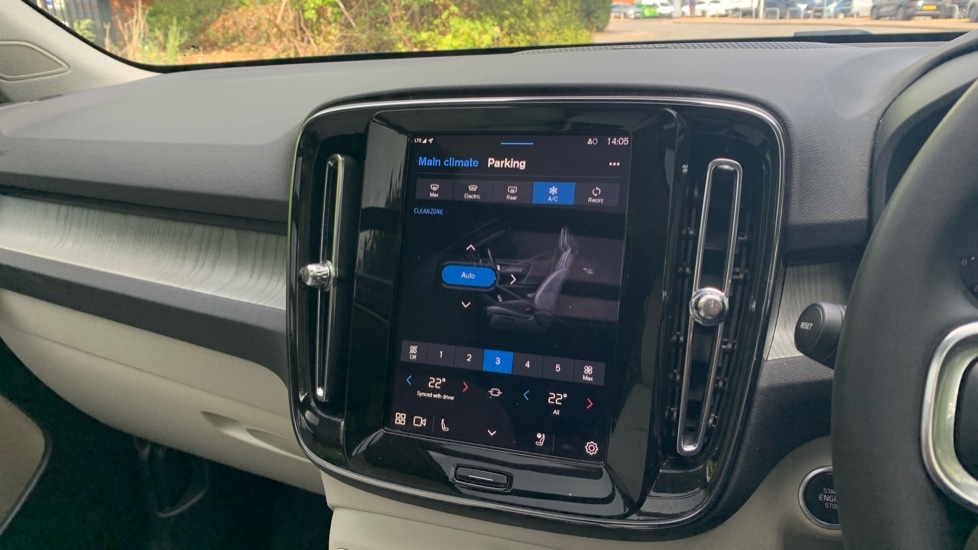 Used Volvo XC40 2024 for sale - 77256360: Photo 40