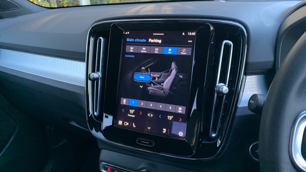 Used Volvo XC40 2022 for sale - 76366383: Photo 42