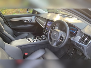 Used Volvo V90 2025 for sale - 77063394: Photo