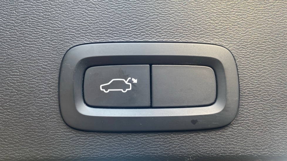 Used Volvo XC40 2021 for sale - 78055213: Photo 18