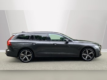 Used Volvo V60 2022 for sale - 76003526: Photo