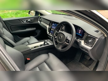 Used Volvo V60 2022 for sale - 76003526: Photo