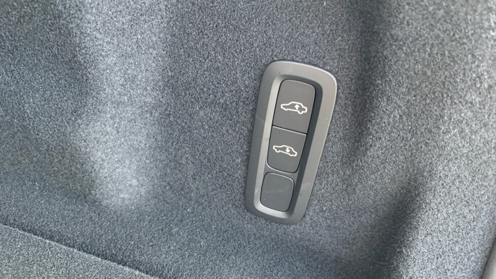 Used Volvo XC60 2024 for sale - 76311941: Photo 15