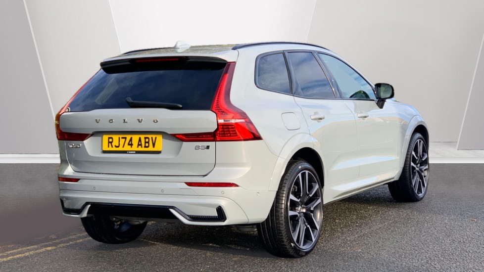 Used Volvo XC60 2024 for sale - 76311941: Photo 2