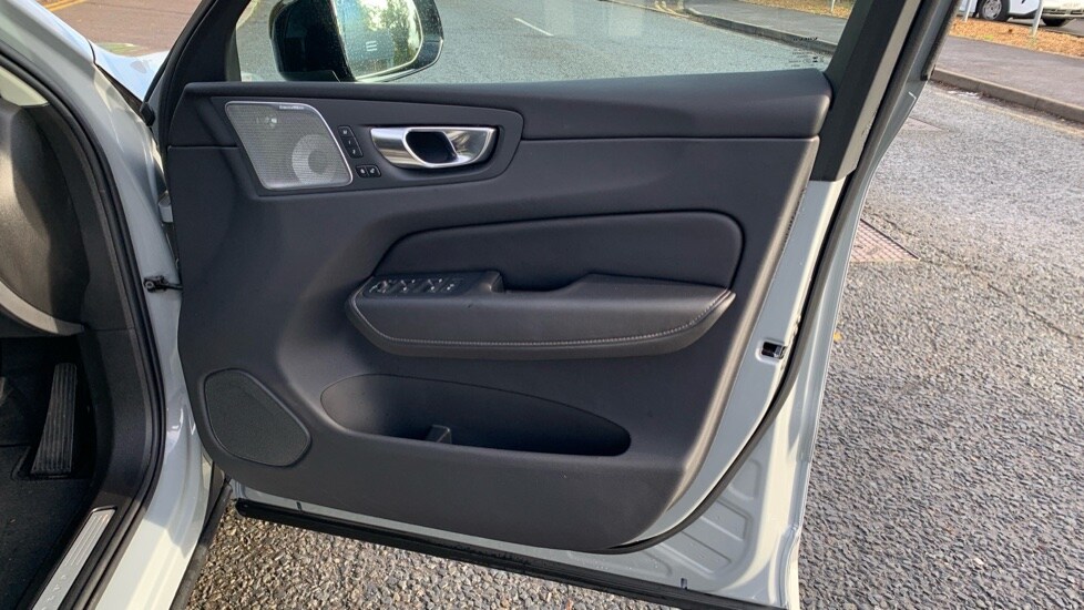 Used Volvo XC60 2024 for sale - 76311941: Photo 32