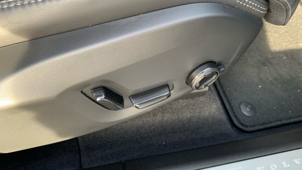 Used Volvo XC60 2024 for sale - 76311941: Photo 35