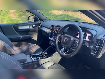 Used Volvo XC40 2025 for sale - 77762819: Photo