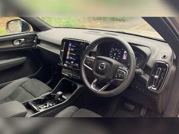 Used Volvo XC40 2022 for sale - 75441277: Photo