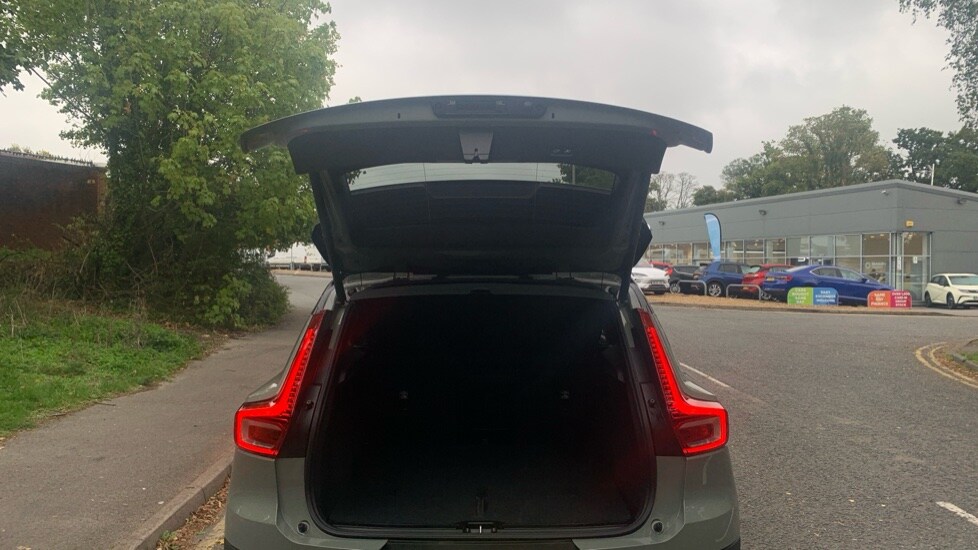 Used Volvo XC40 2023 for sale - 75929884: Photo 13