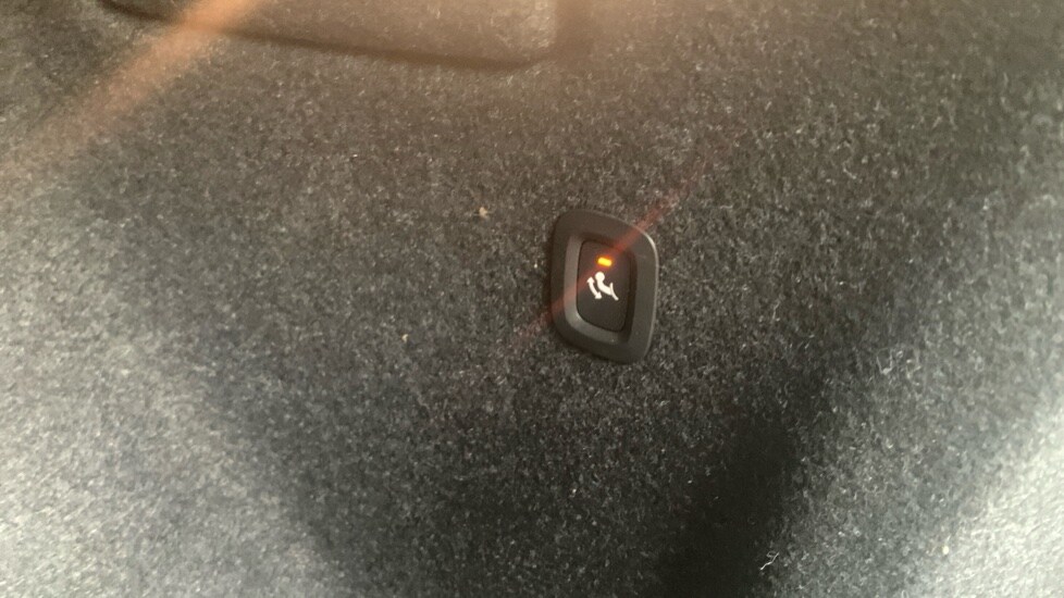 Used Volvo XC40 2023 for sale - 75929884: Photo 15