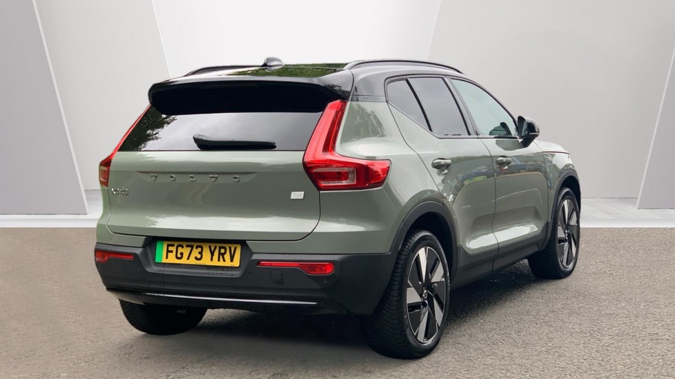 Used Volvo XC40 2023 for sale - 75929884: Photo 2