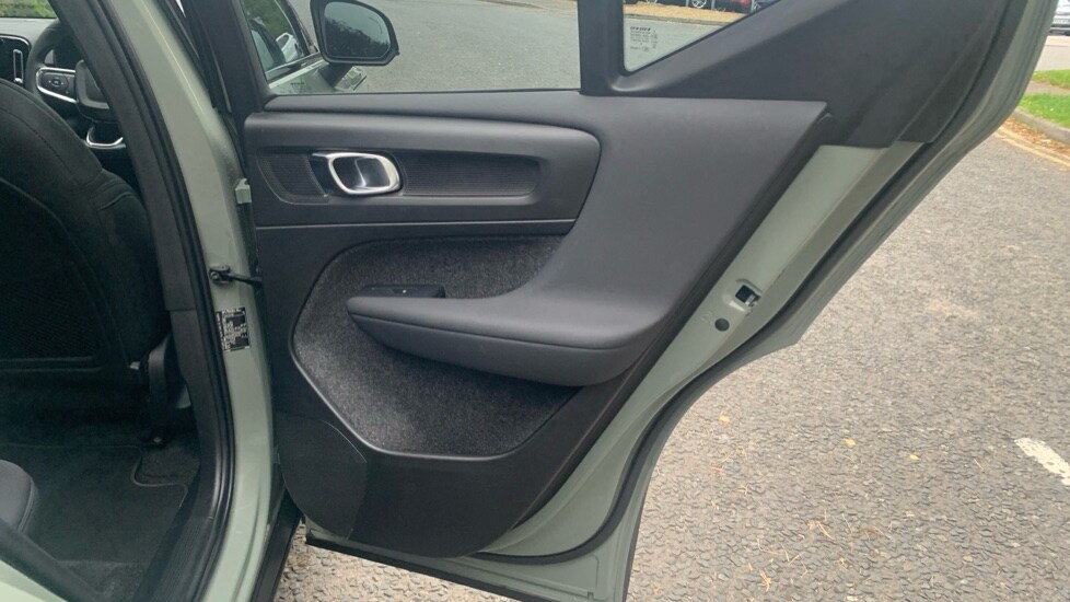 Used Volvo XC40 2023 for sale - 75929884: Photo 21