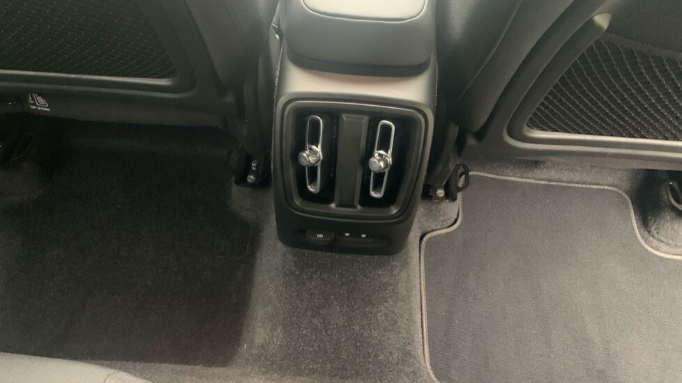 Used Volvo XC40 2023 for sale - 75929884: Photo 25