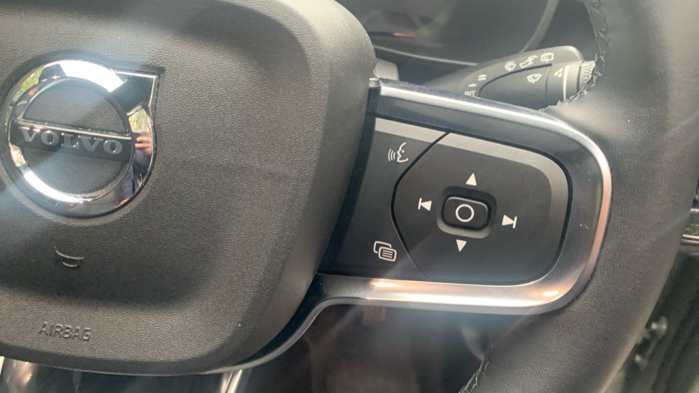 Used Volvo XC40 2023 for sale - 75929884: Photo 31