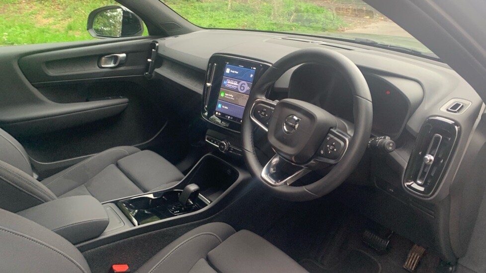 Used Volvo XC40 2023 for sale - 75929884: Photo 4