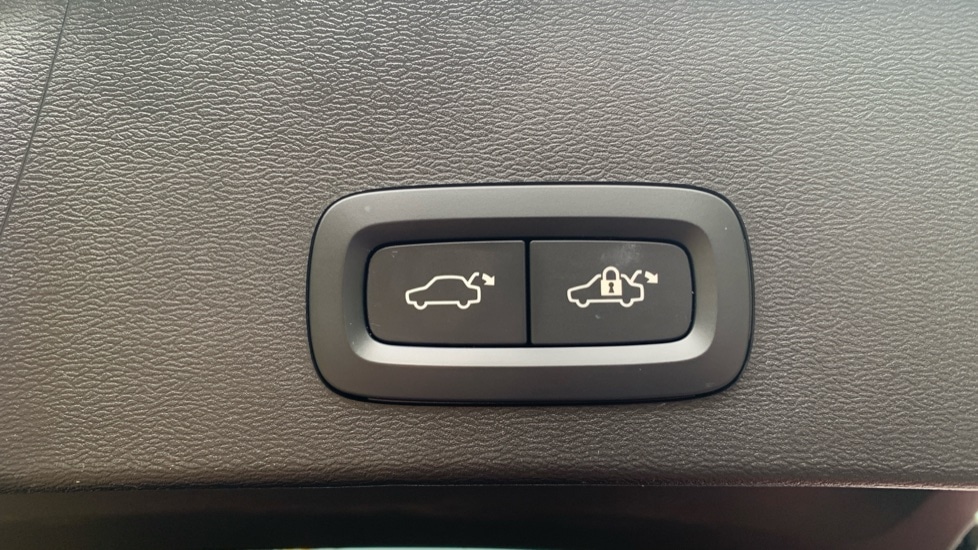 Used Volvo XC40 2022 for sale - 76888740: Photo 16