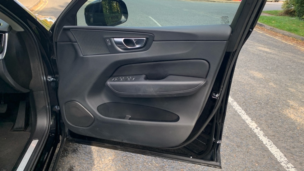 Used Volvo XC60 2022 for sale - 77019838: Photo 31