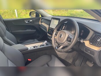 Used Volvo XC60 2025 for sale - 77745828: Photo