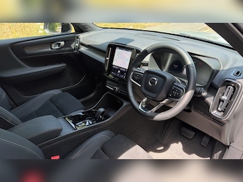 Used Volvo XC40 2025 for sale - 79087707: Photo