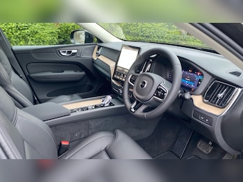 Used Volvo XC60 2025 for sale - 77063403: Photo