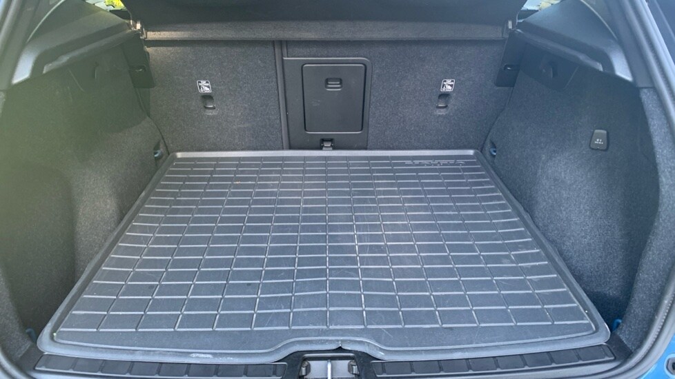 Used Volvo XC40 2023 for sale - 75829276: Photo 14