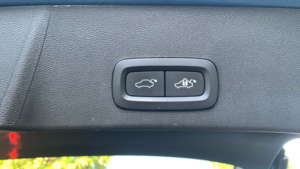 Used Volvo XC40 2023 for sale - 75829276: Photo 25
