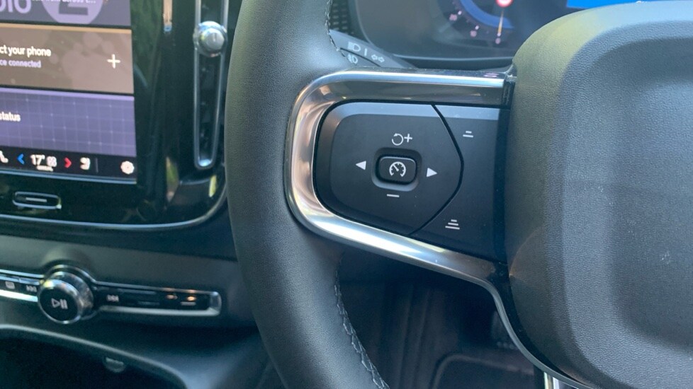Used Volvo XC40 2023 for sale - 75829276: Photo 31
