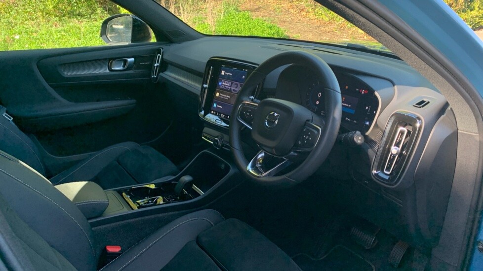 Used Volvo XC40 2023 for sale - 75829276: Photo 4