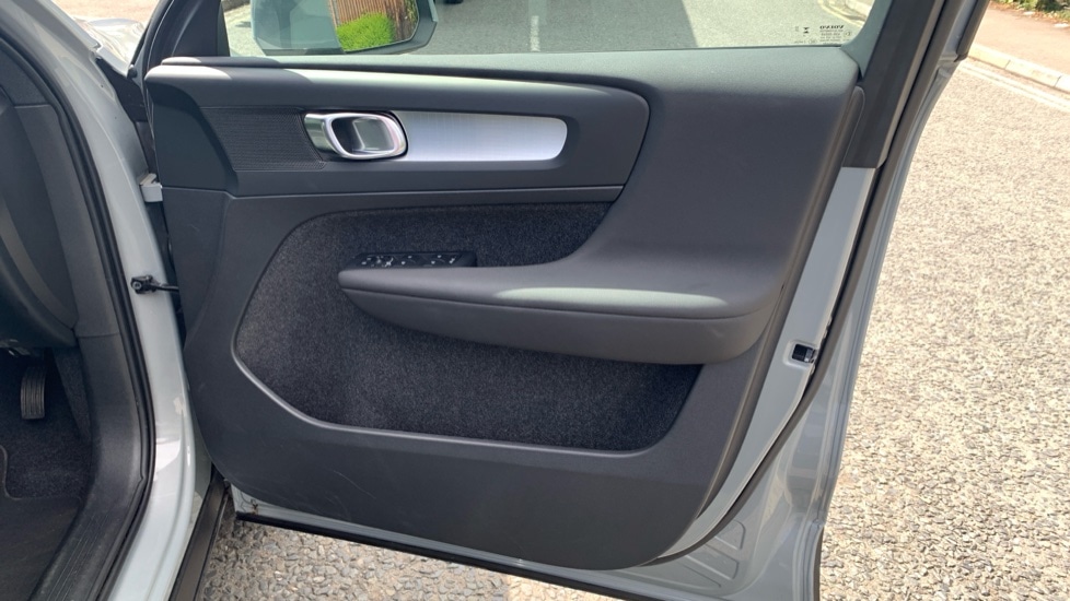 Used Volvo XC40 2024 for sale - 76856442: Photo 29