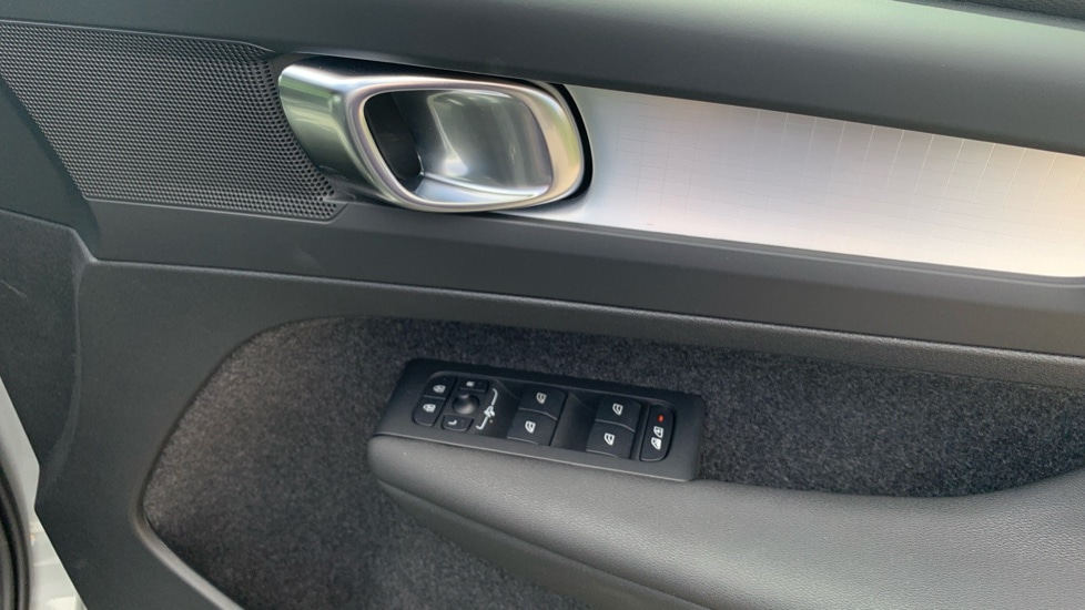 Used Volvo XC40 2024 for sale - 76856442: Photo 30