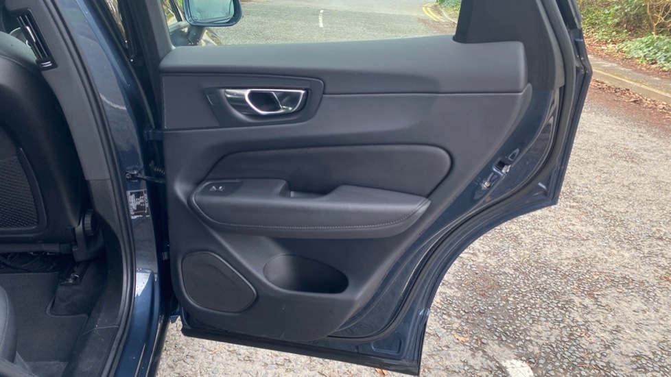 Used Volvo XC60 2022 for sale - 78014436: Photo 41