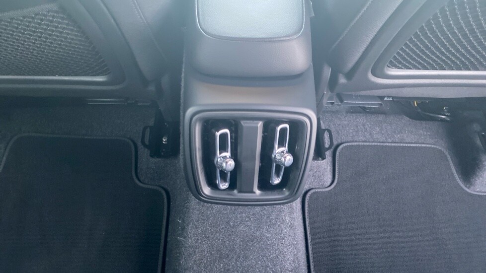 Used Volvo XC40 2024 for sale - 77560612: Photo 21