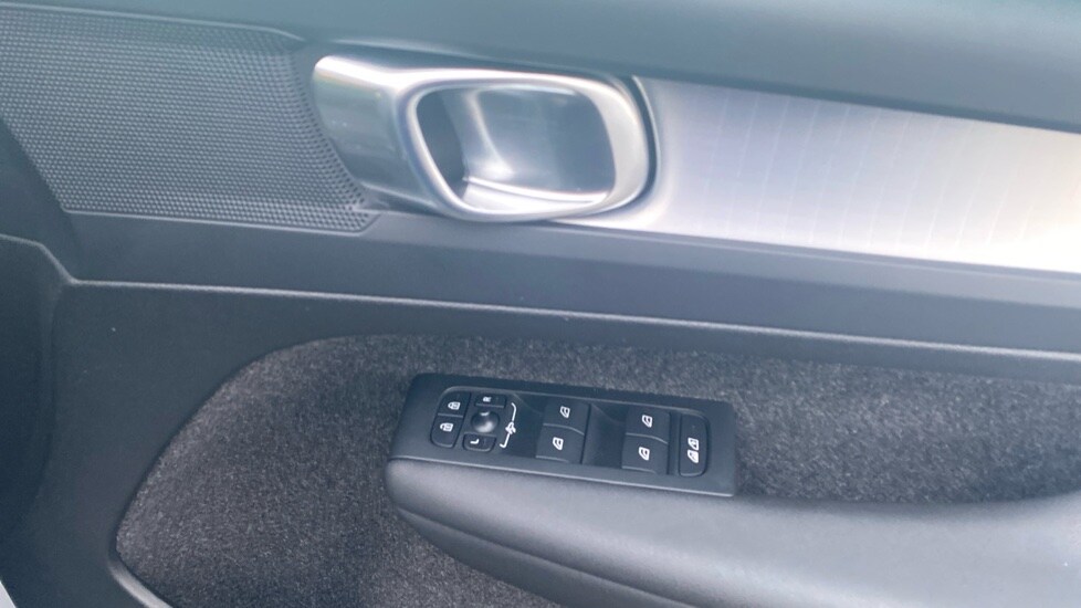 Used Volvo XC40 2024 for sale - 77560612: Photo 33