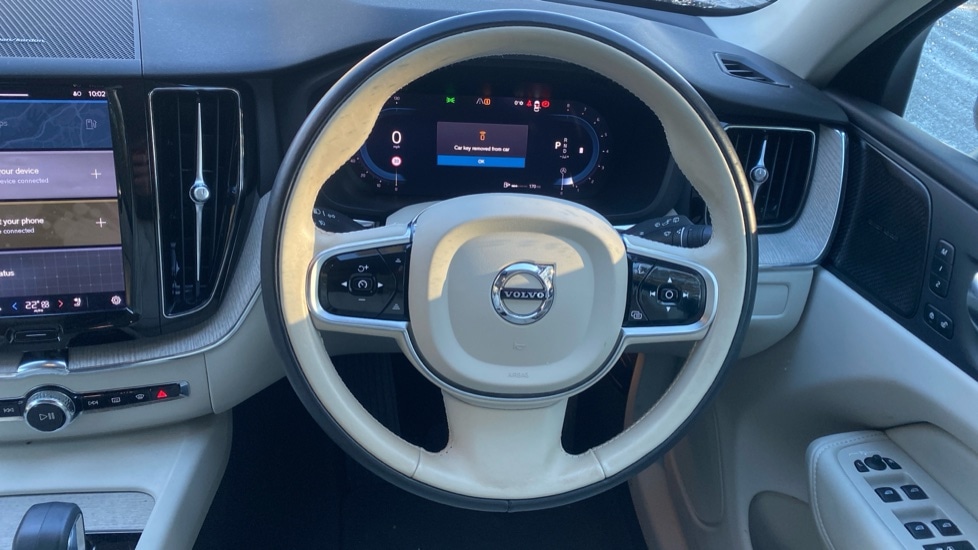 Used Volvo XC60 2023 for sale - 77256322: Photo 10