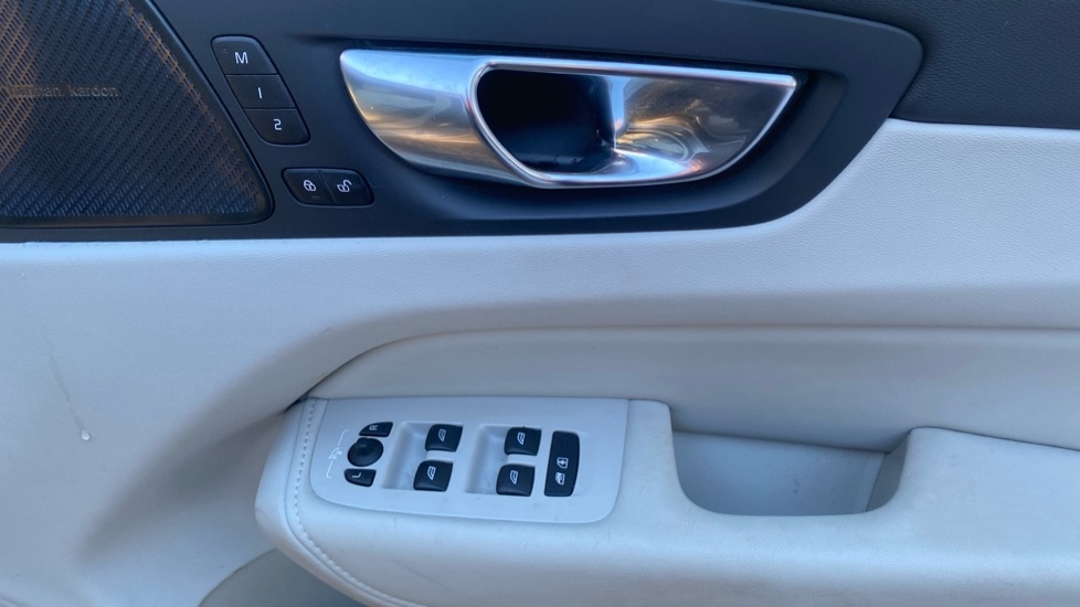 Used Volvo XC60 2023 for sale - 77256322: Photo 16