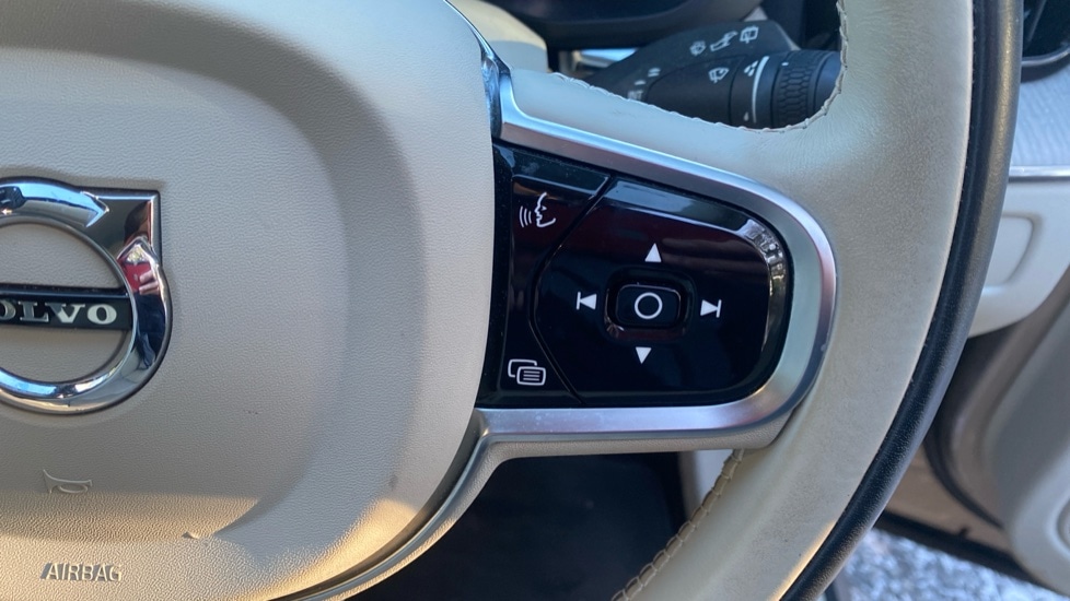 Used Volvo XC60 2023 for sale - 77256322: Photo 19