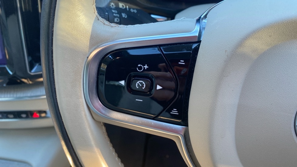 Used Volvo XC60 2023 for sale - 77256322: Photo 20